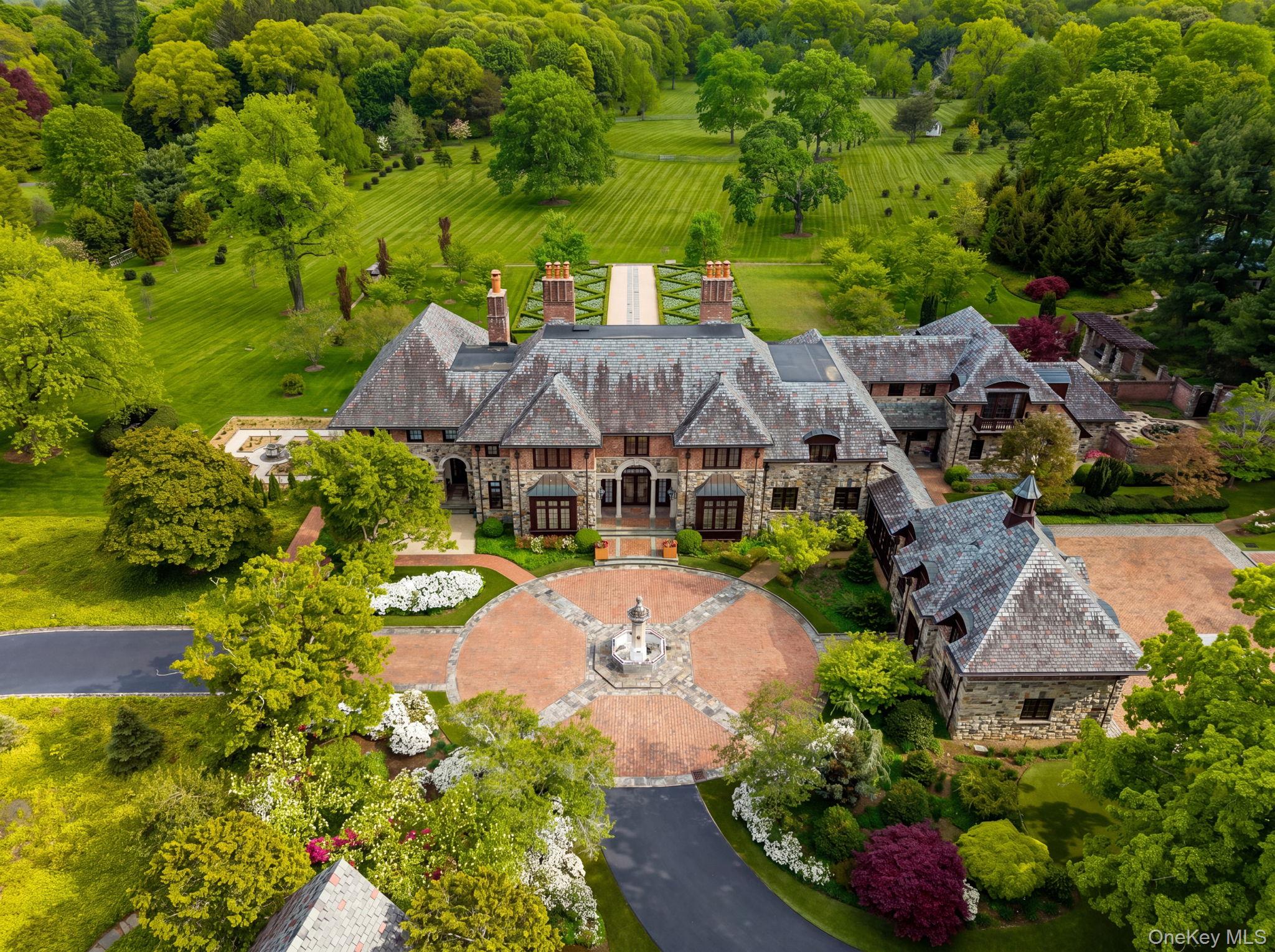 1 Applewood Estate – For Sale