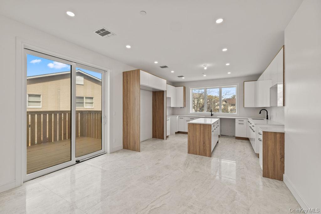 15 Warren Court, Unit 212 photo 5