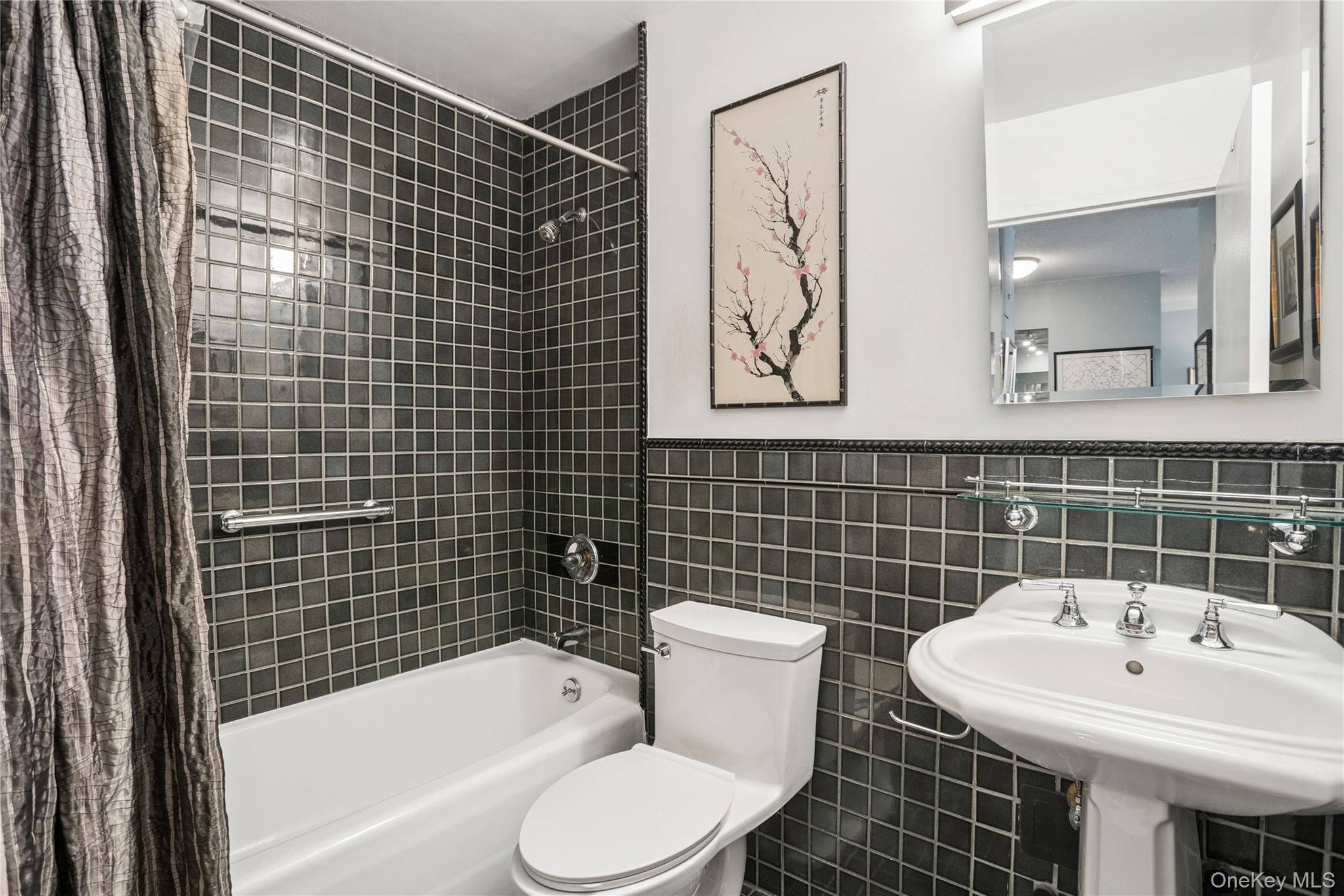 300 E 59th Street, Unit 1903 photo 9