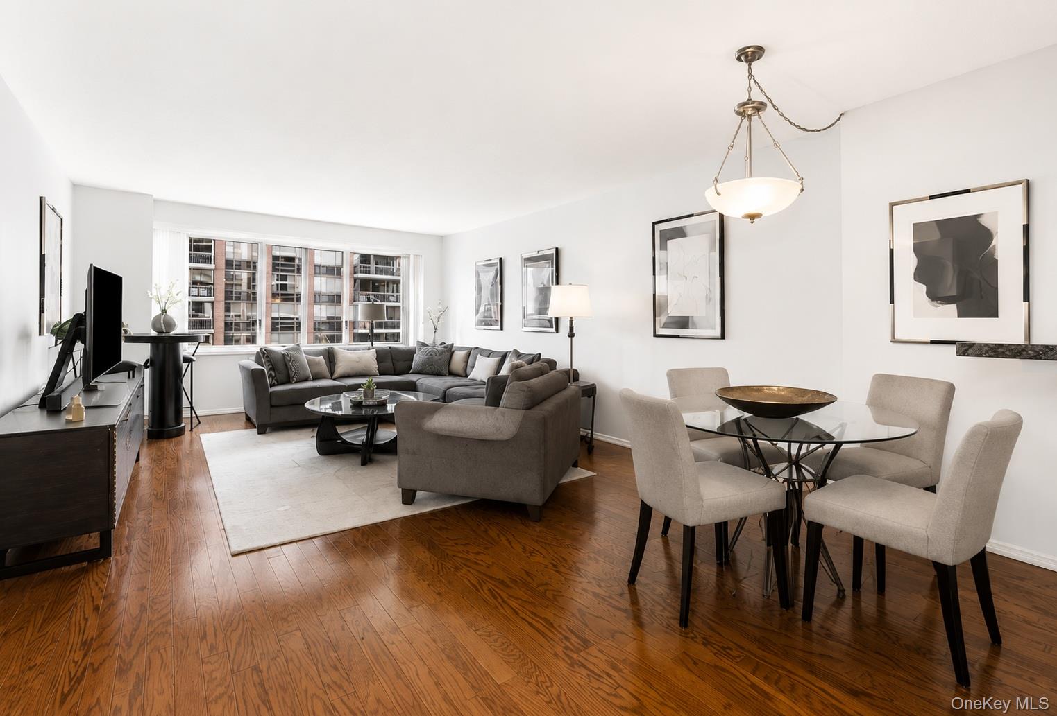 300 E 59th Street, Unit 1903 photo 3