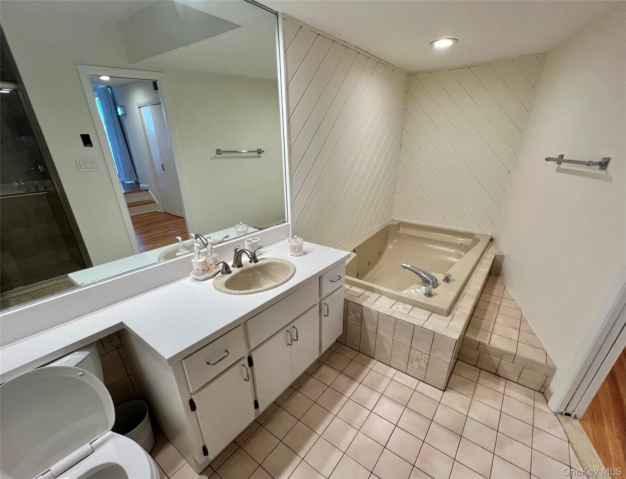 2 Biarritz Street – For Rent photo 11