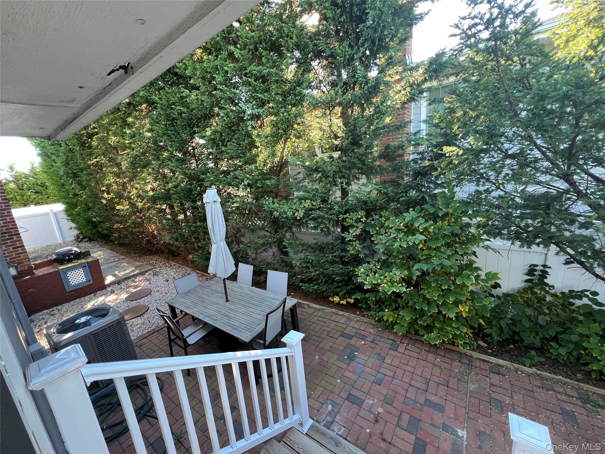2 Biarritz Street – For Rent photo 13