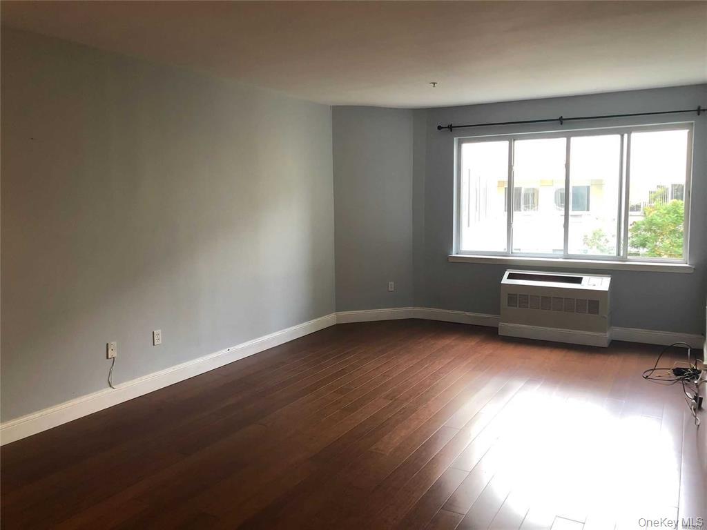 130 Post Avenue, Unit 324 photo 8