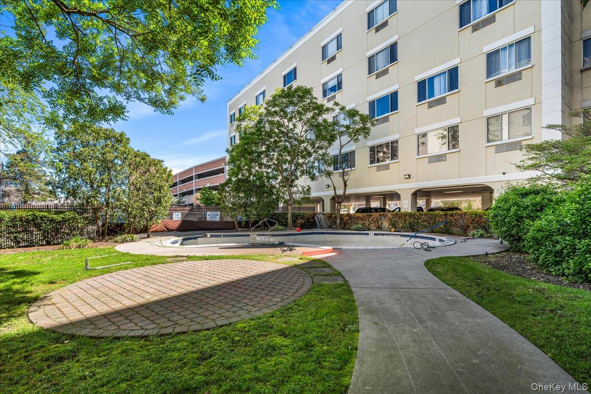 130 Post Avenue, Unit 324 photo 18