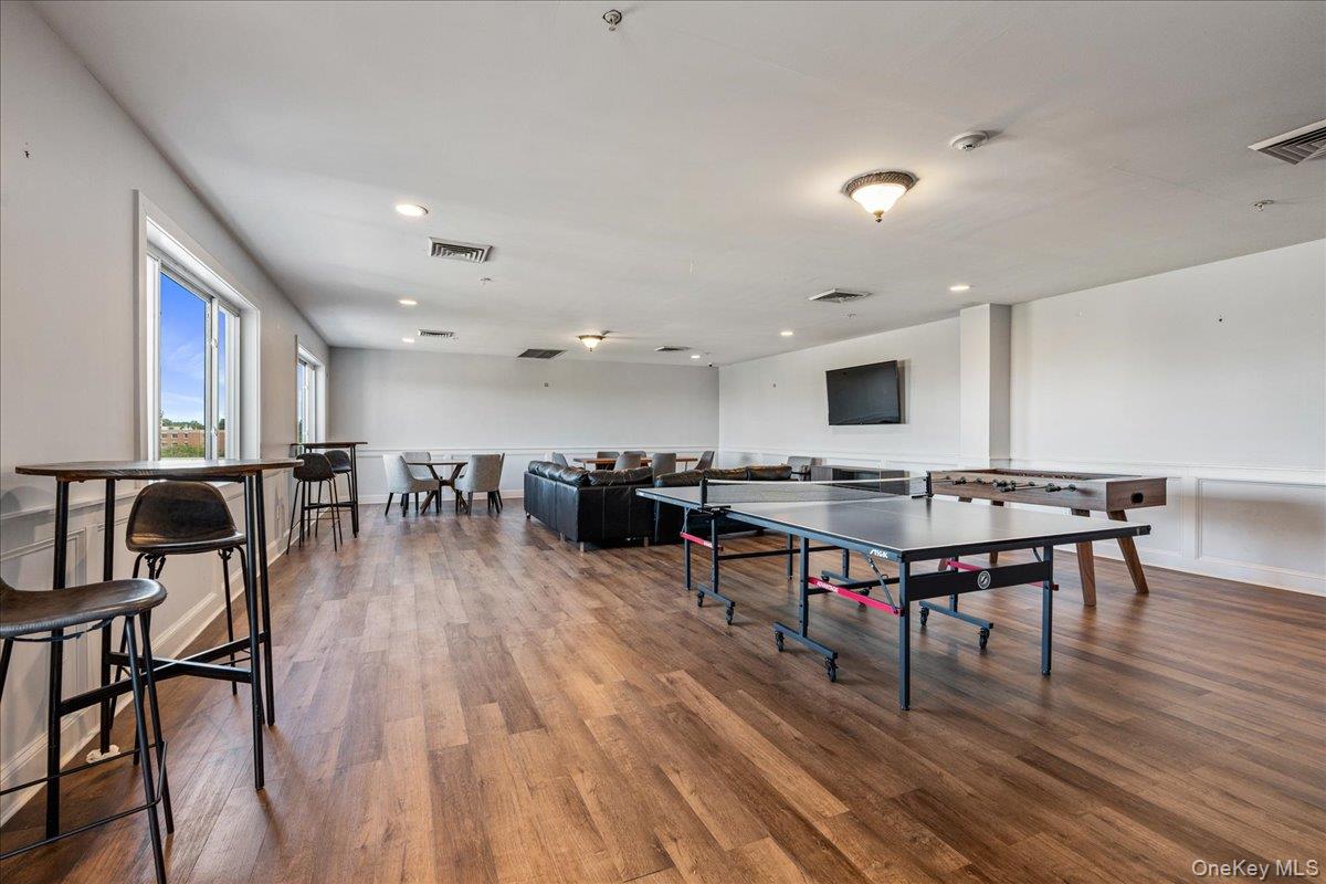 130 Post Avenue, Unit 324 photo 12