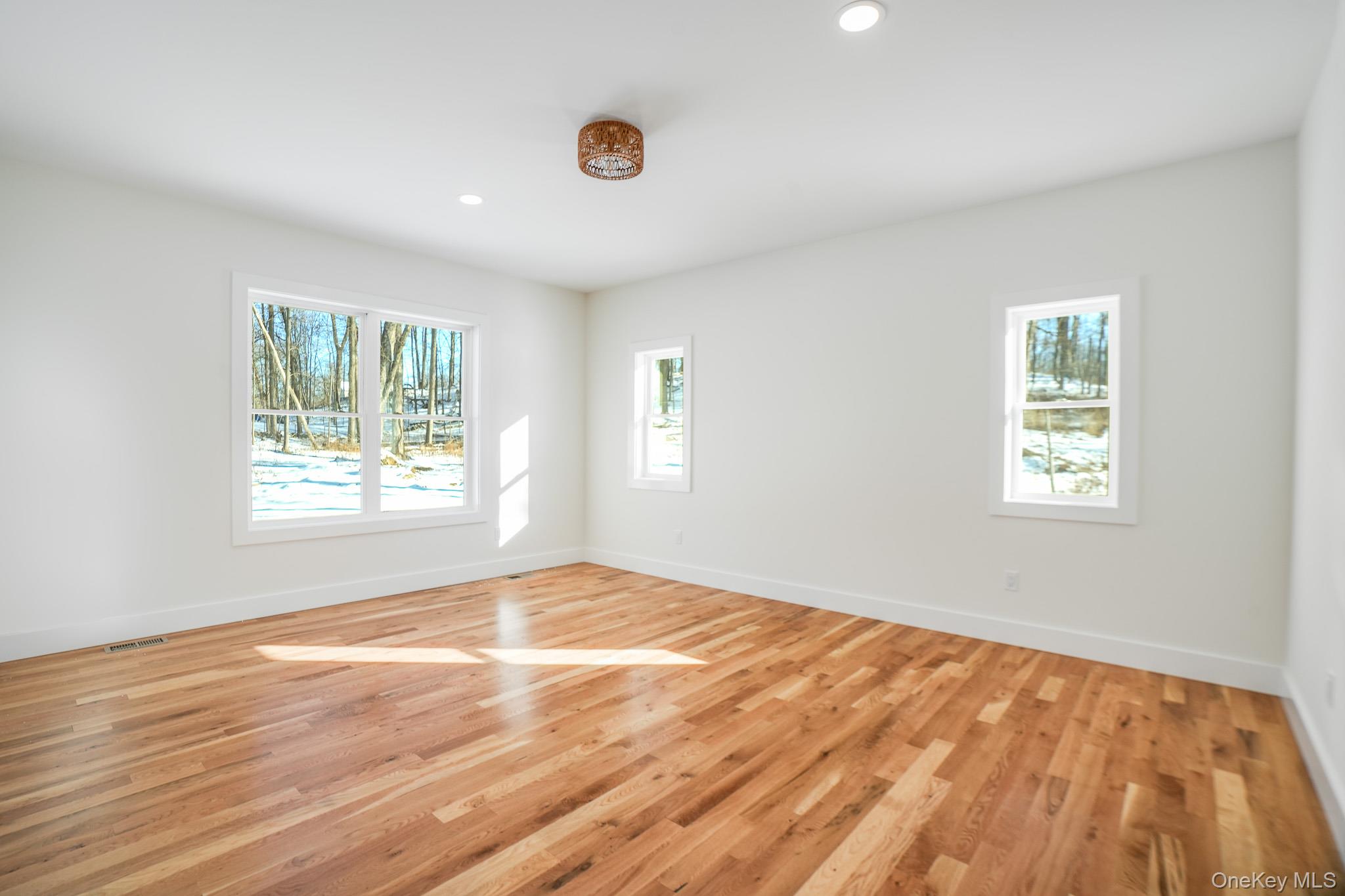 6 Roundhill Road – For Sale photo 11