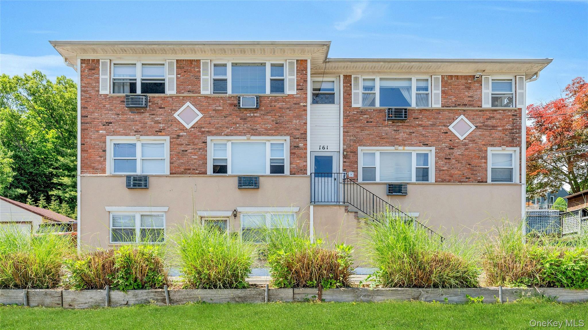161 S Pearl Street – For Sale