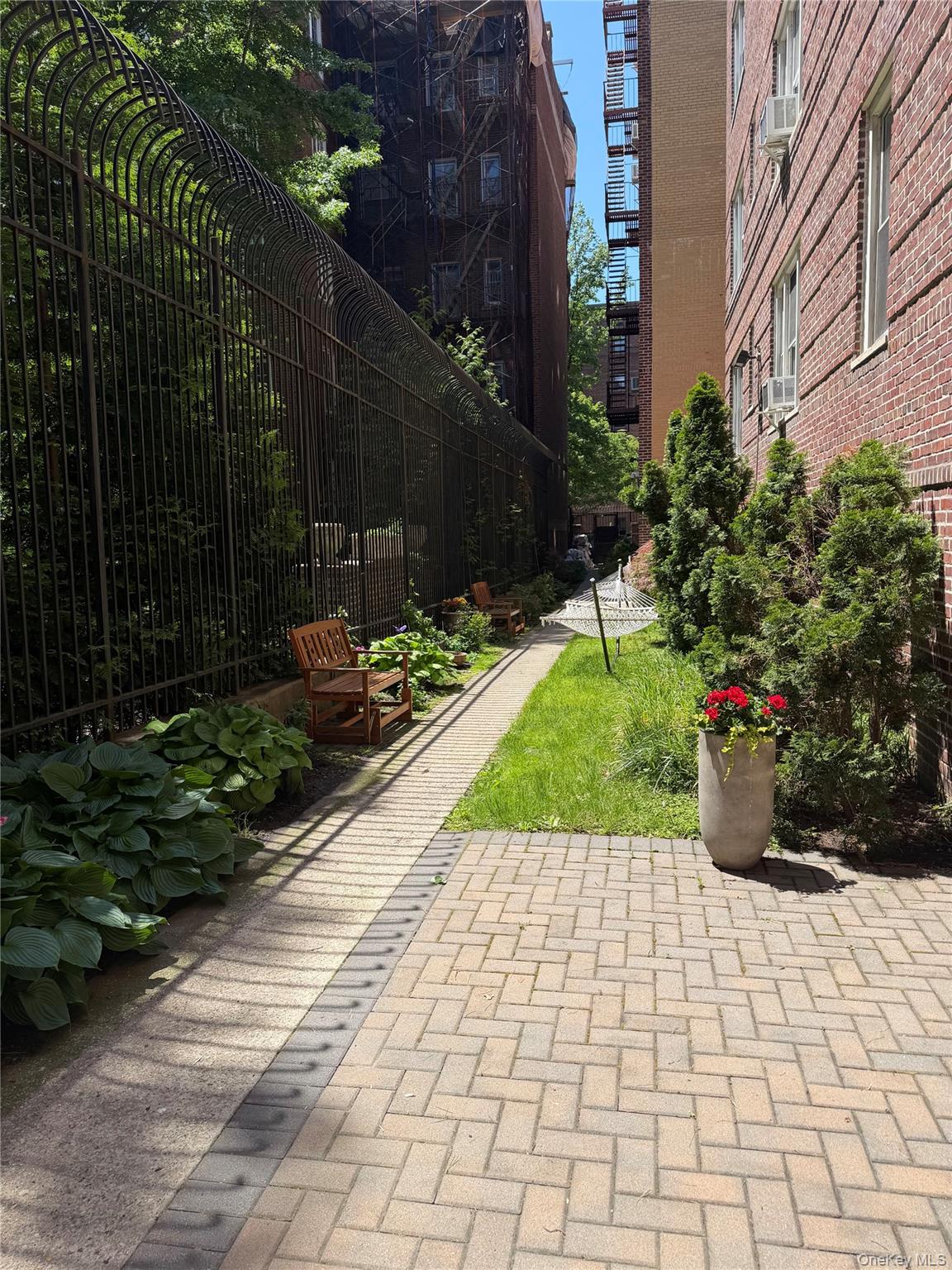 76-12 35th Avenue Ave, Unit 5k photo 8