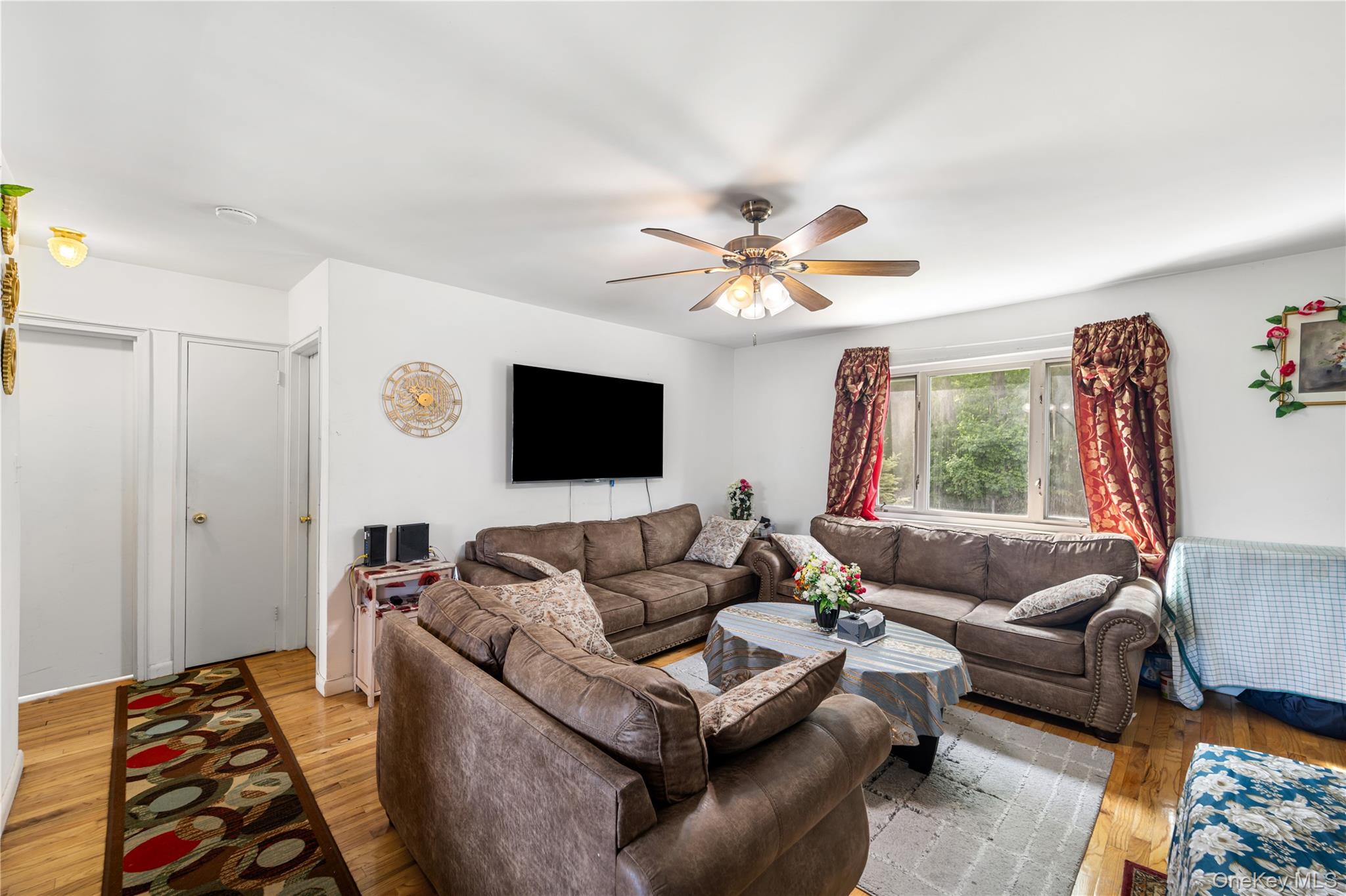 225-08 Stronghurst Avenue, Unit Upper photo 12