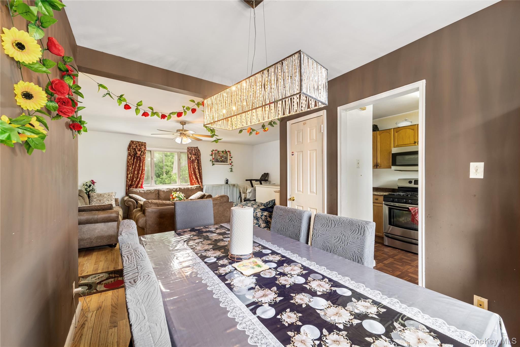 225-08 Stronghurst Avenue, Unit Upper photo 5
