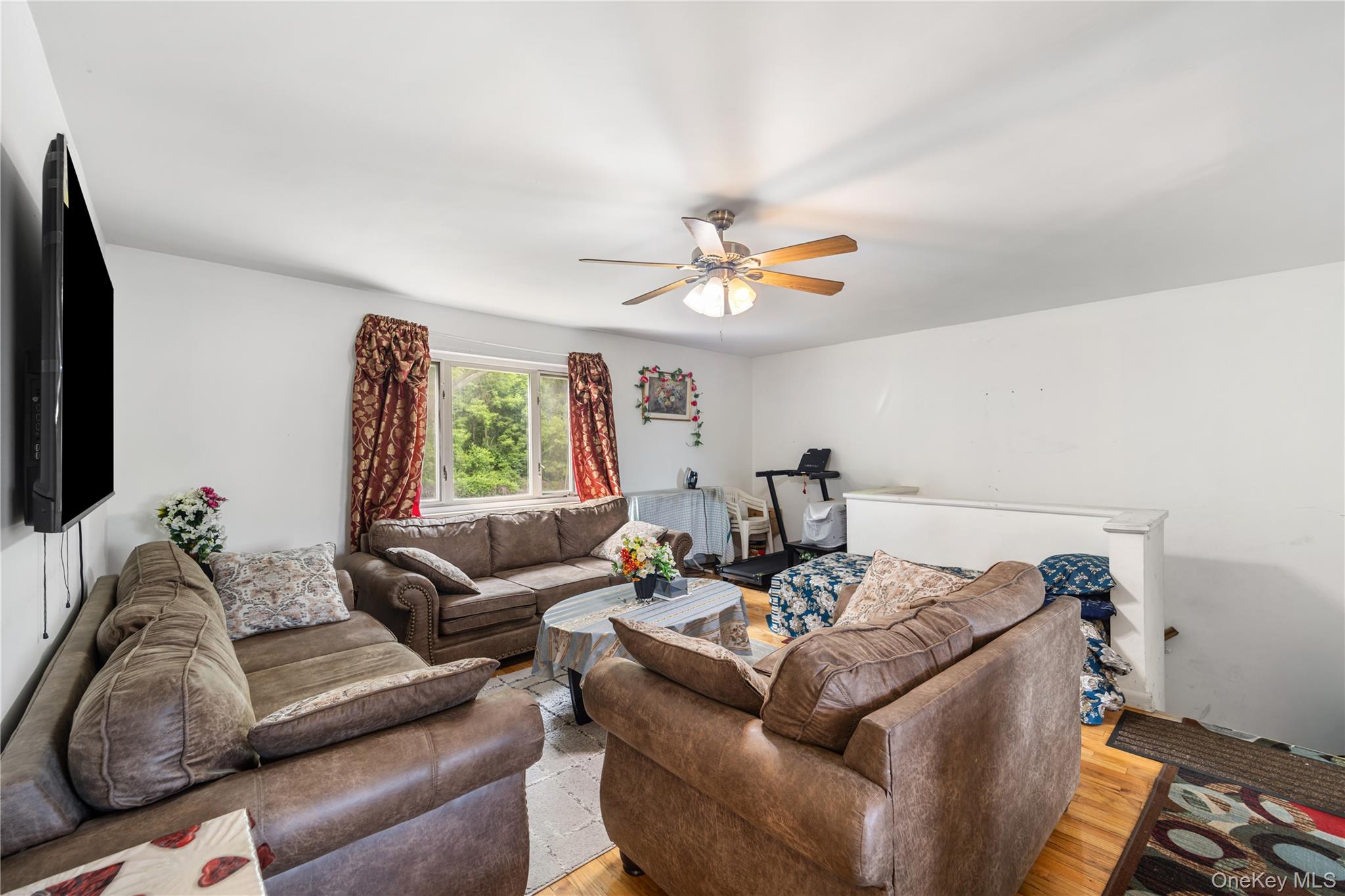 225-08 Stronghurst Avenue, Unit Upper photo 10