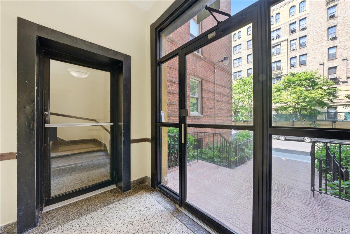 2080 Barnes Avenue Barnes Avenue, Unit 3B photo 17