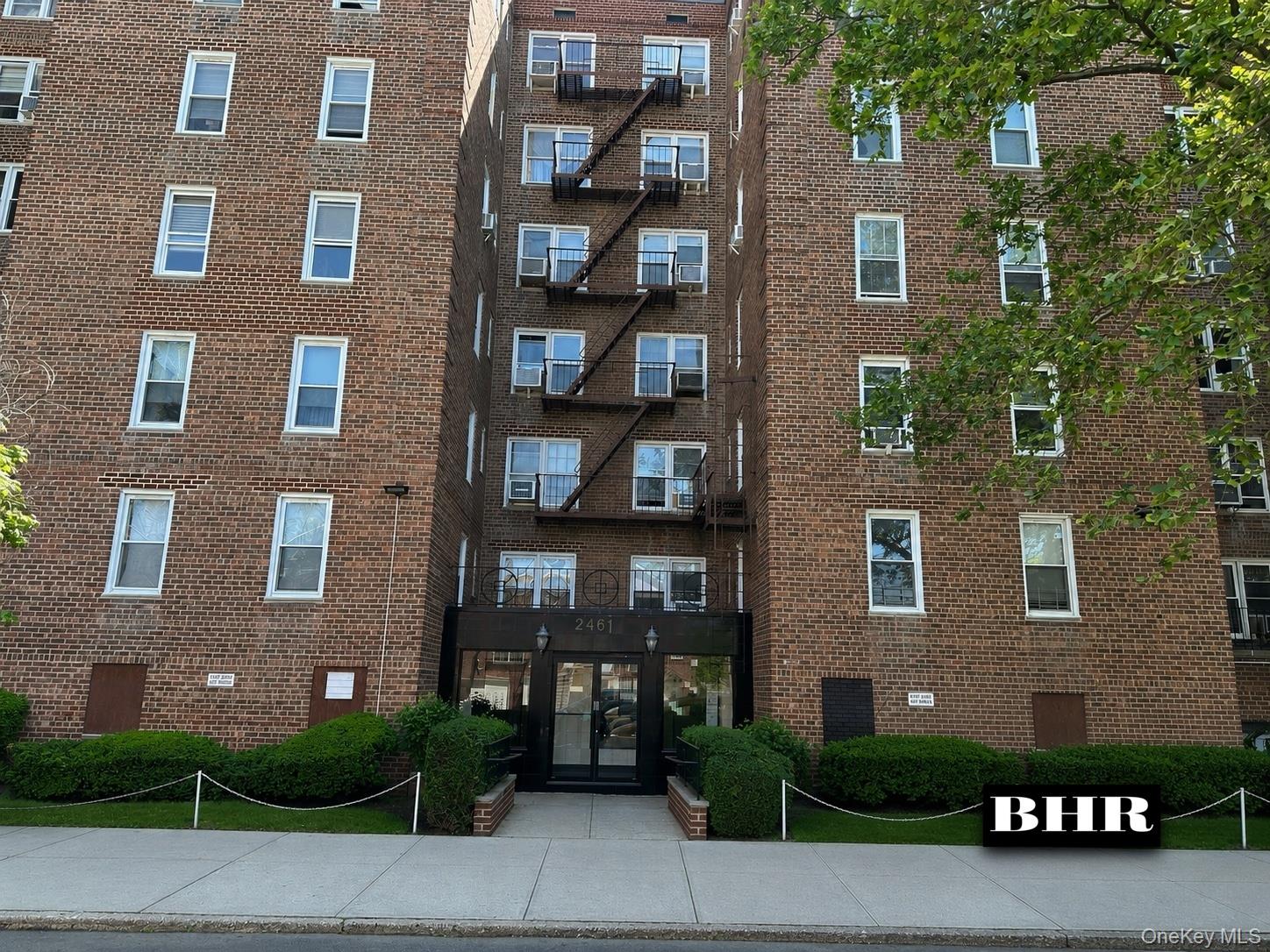 2461 E 29th Street, Unit 1F
