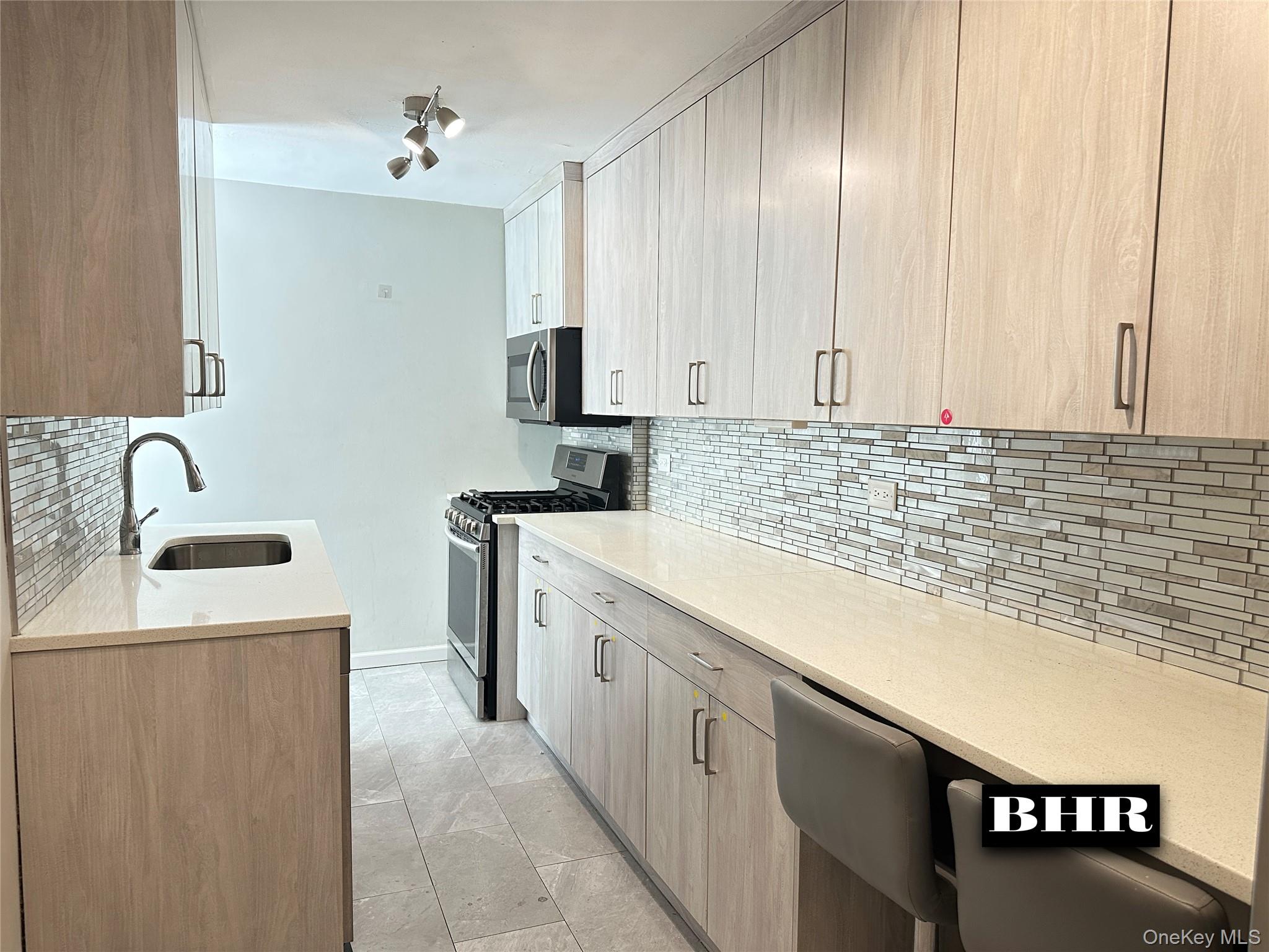 2461 E 29th Street, Unit 1F photo 4