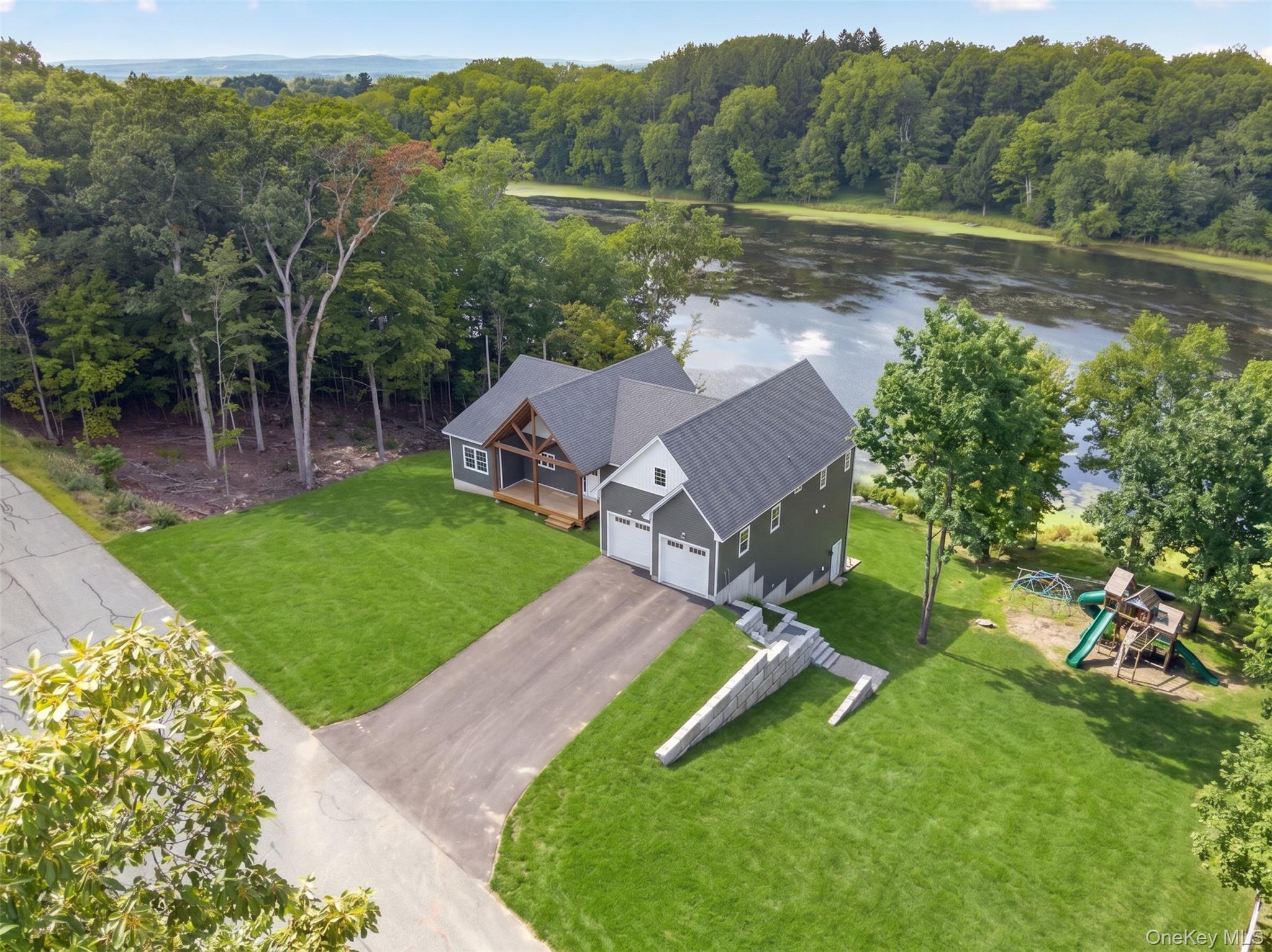 86 Shore Boulevard – For Sale photo 2