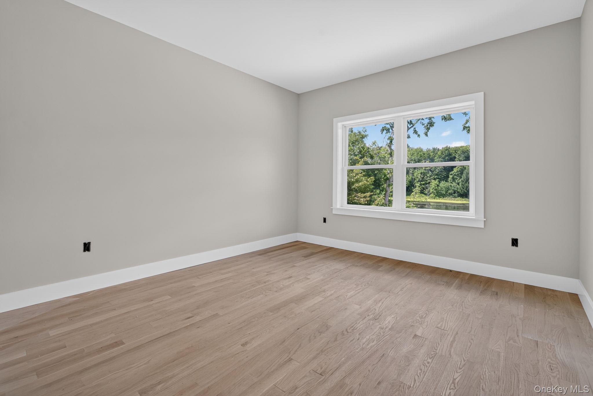 86 Shore Boulevard – For Sale photo 15