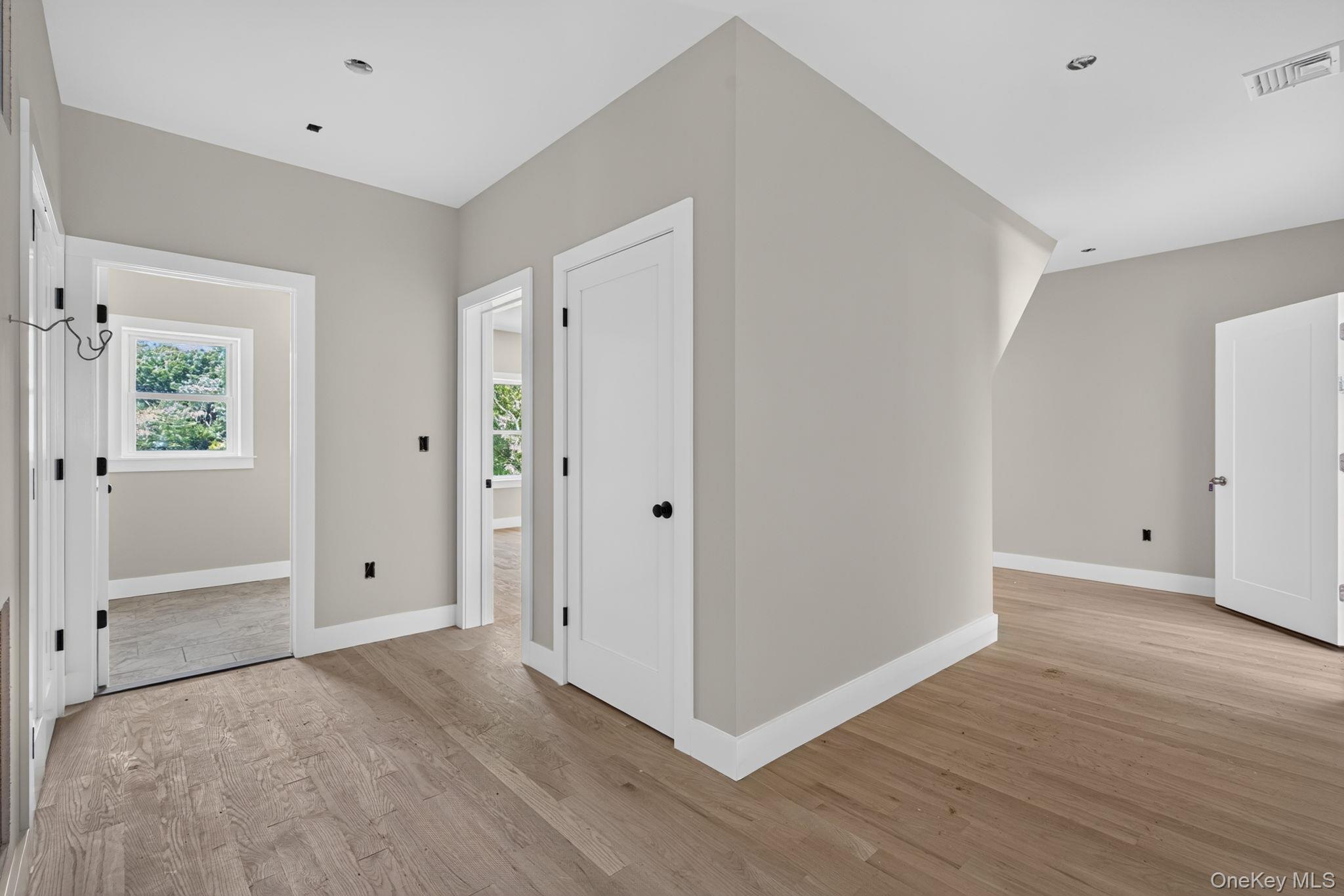 86 Shore Boulevard – For Sale photo 18