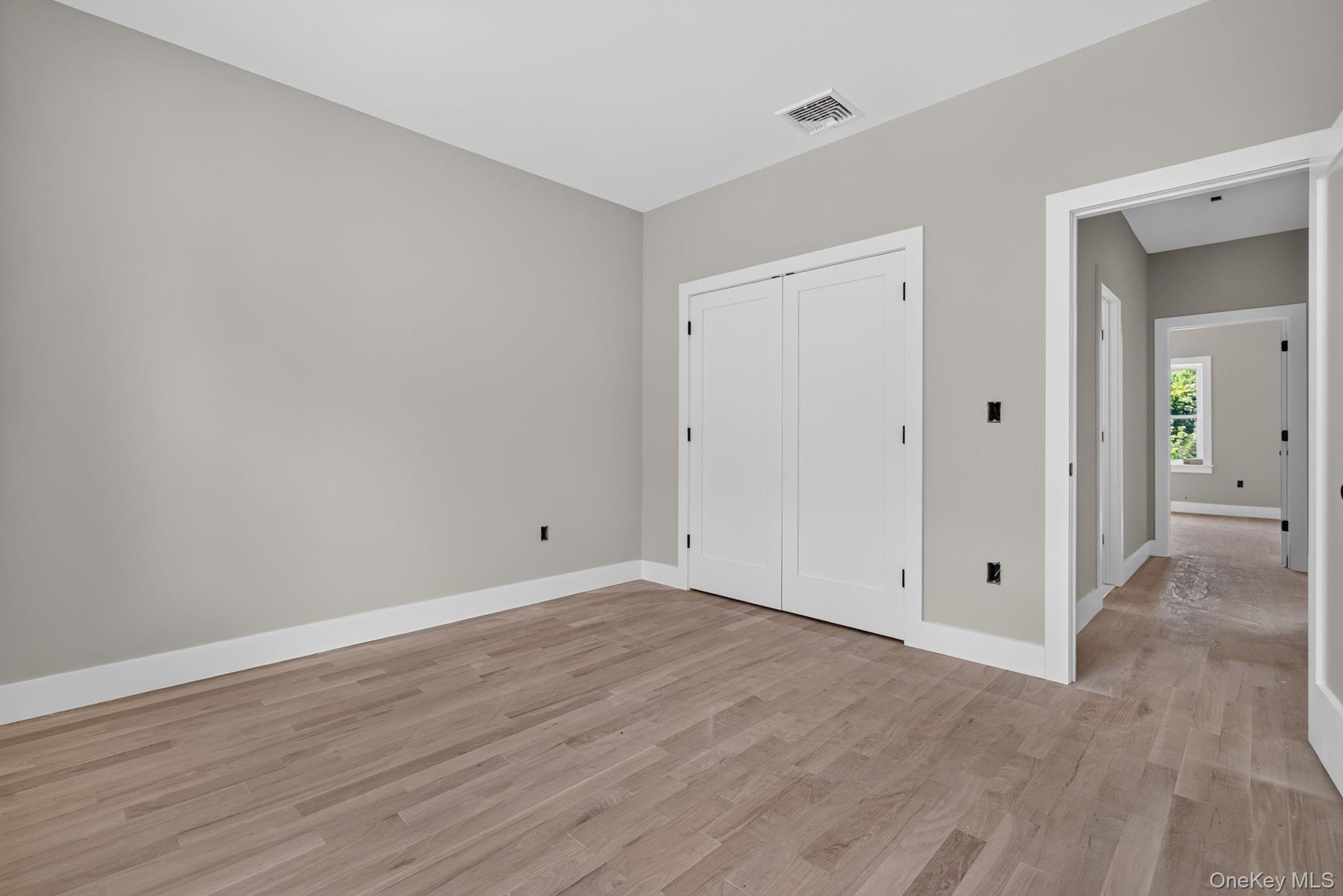 86 Shore Boulevard – For Sale photo 16