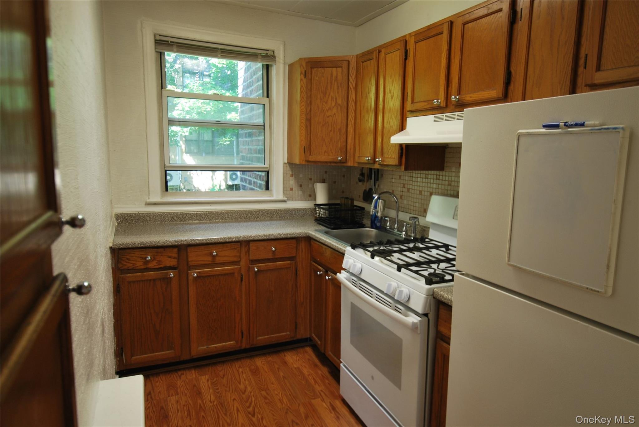 10 Stokes Road Winchester Street, Unit 2A photo 6