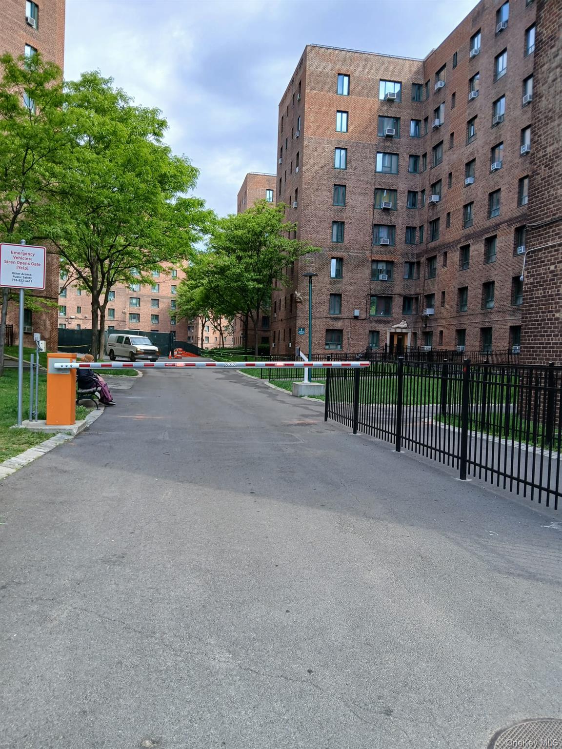 11 Metropolitan Oval, Unit 4G