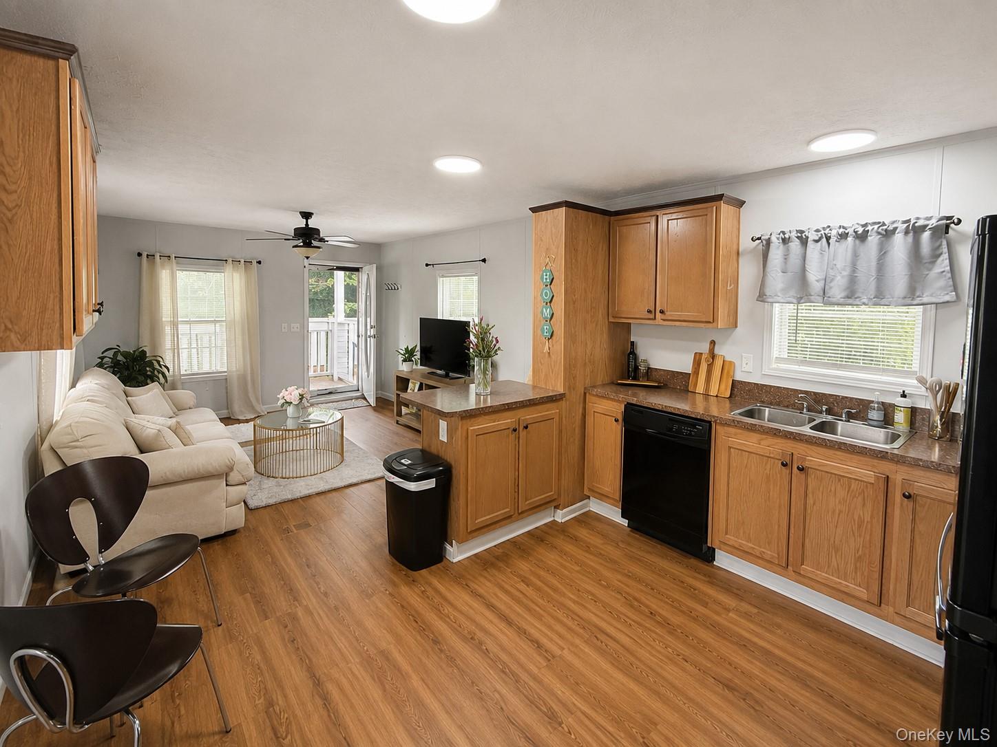 37 Hubbard Avenue, Unit 95 photo 5