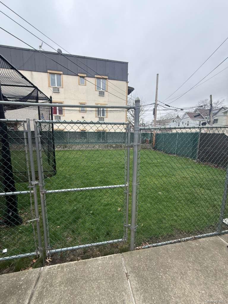 9514 101st Avenue – For Sale photo 3