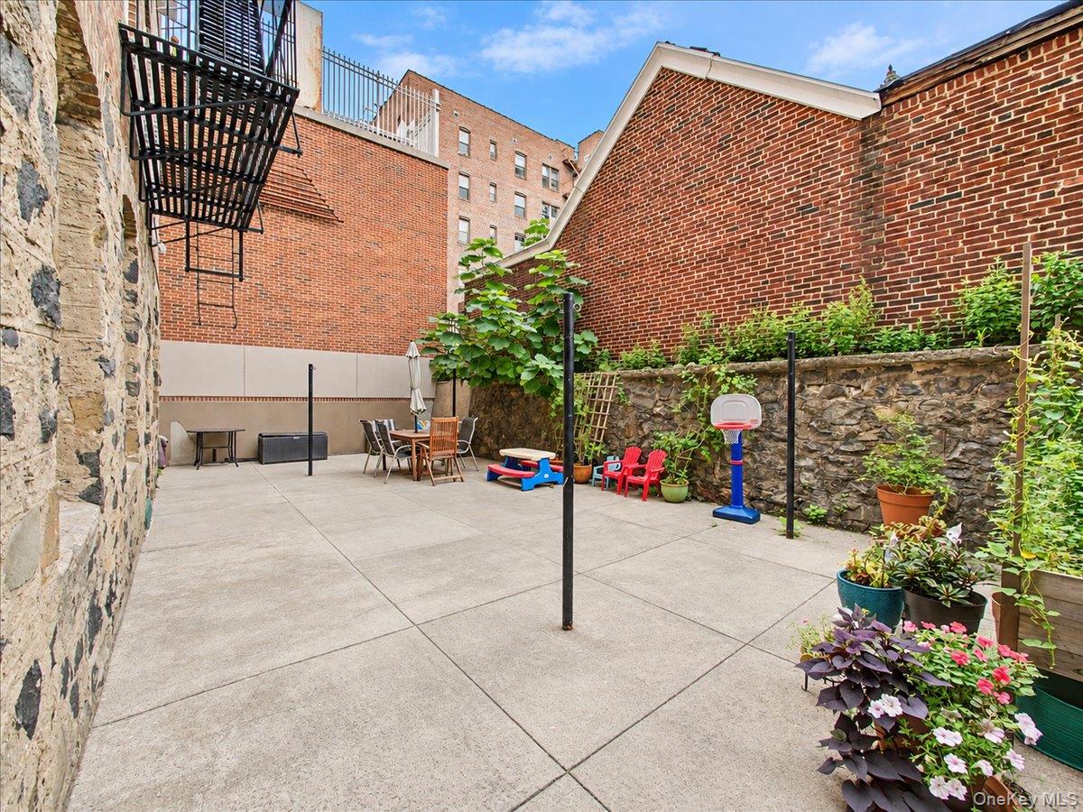 3431 82nd Street, Unit 1 photo 18