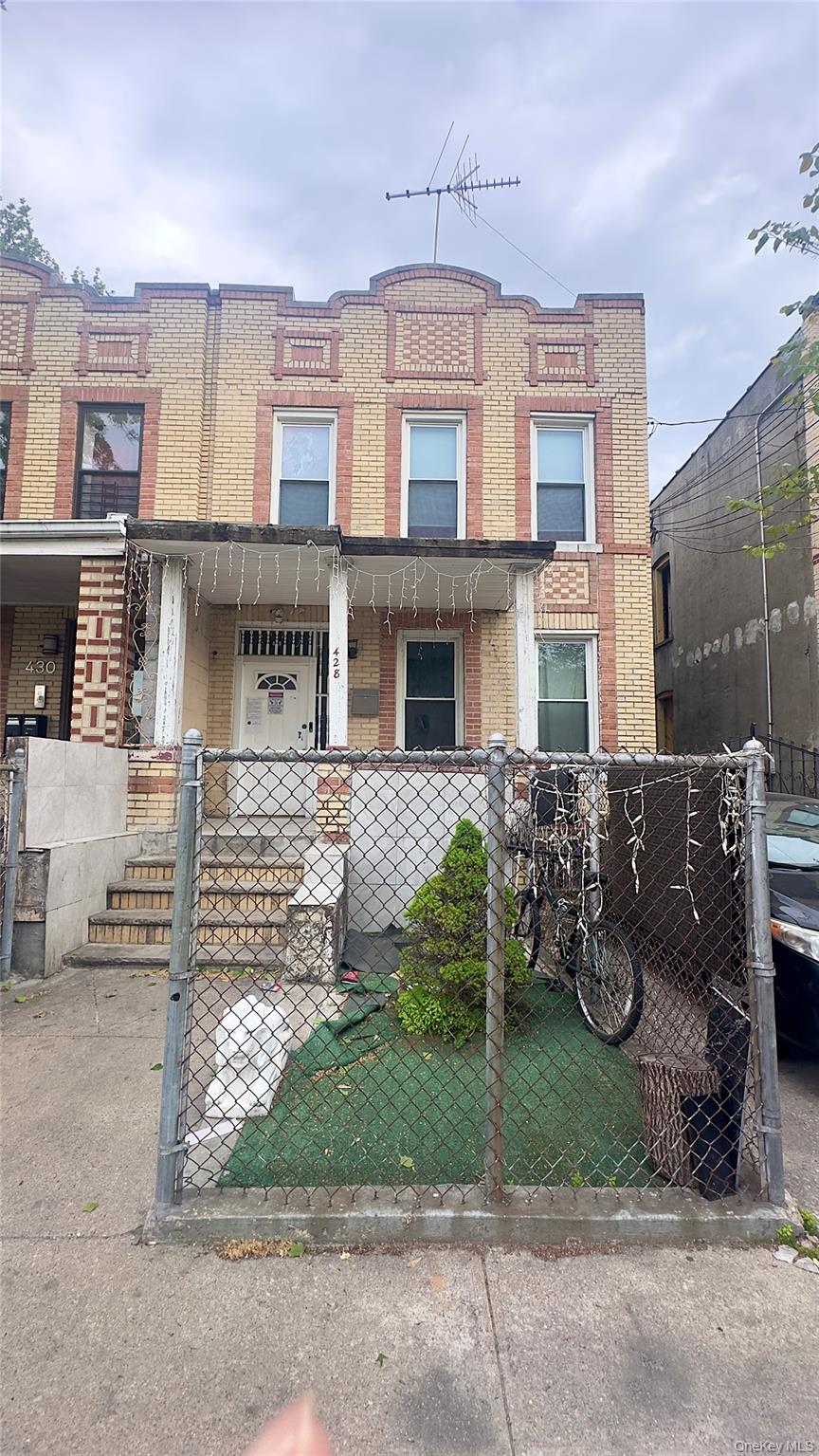 428 Newport Street – For Sale