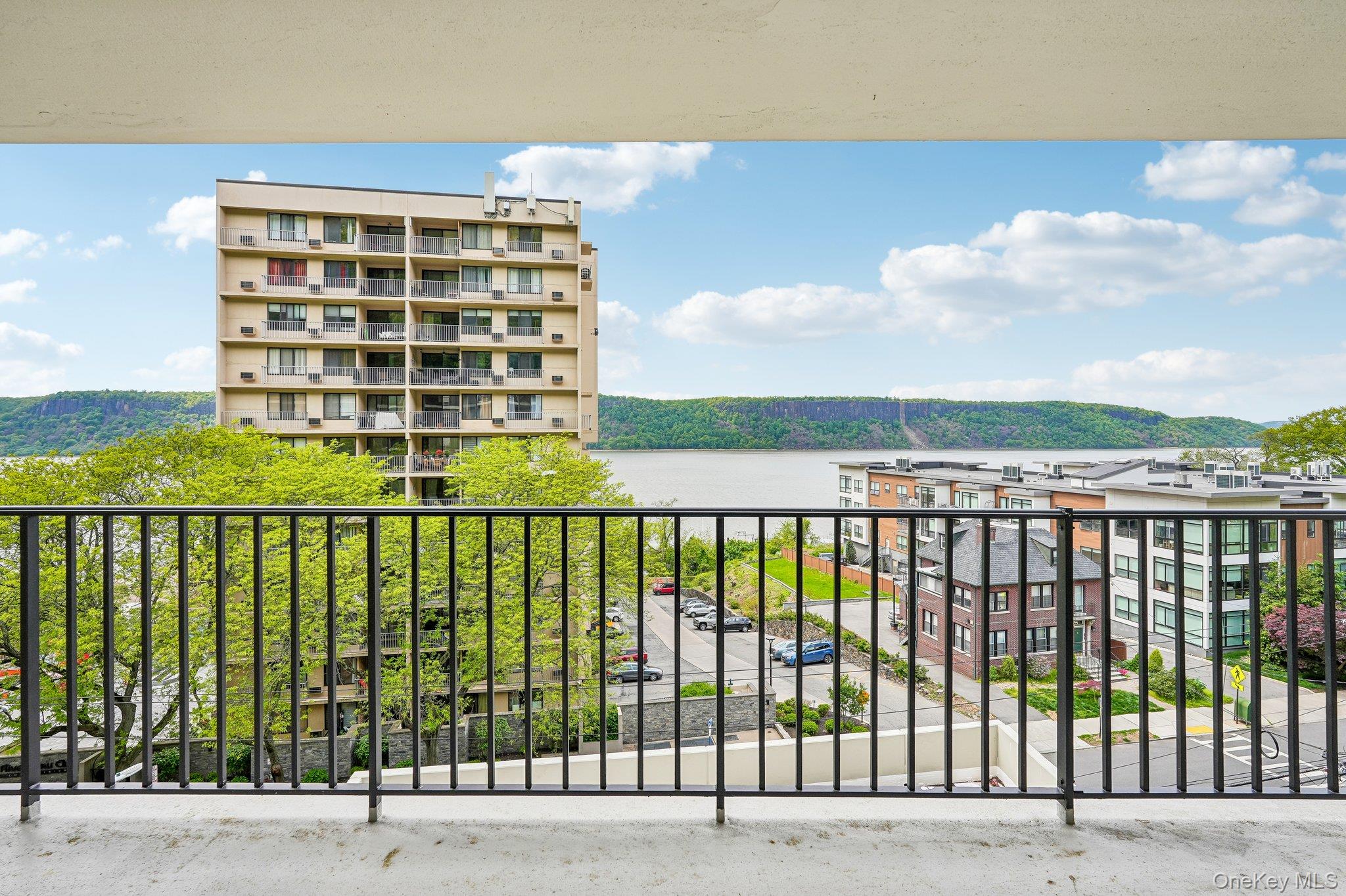 1120 Warburton Avenue, Unit 3F photo 17