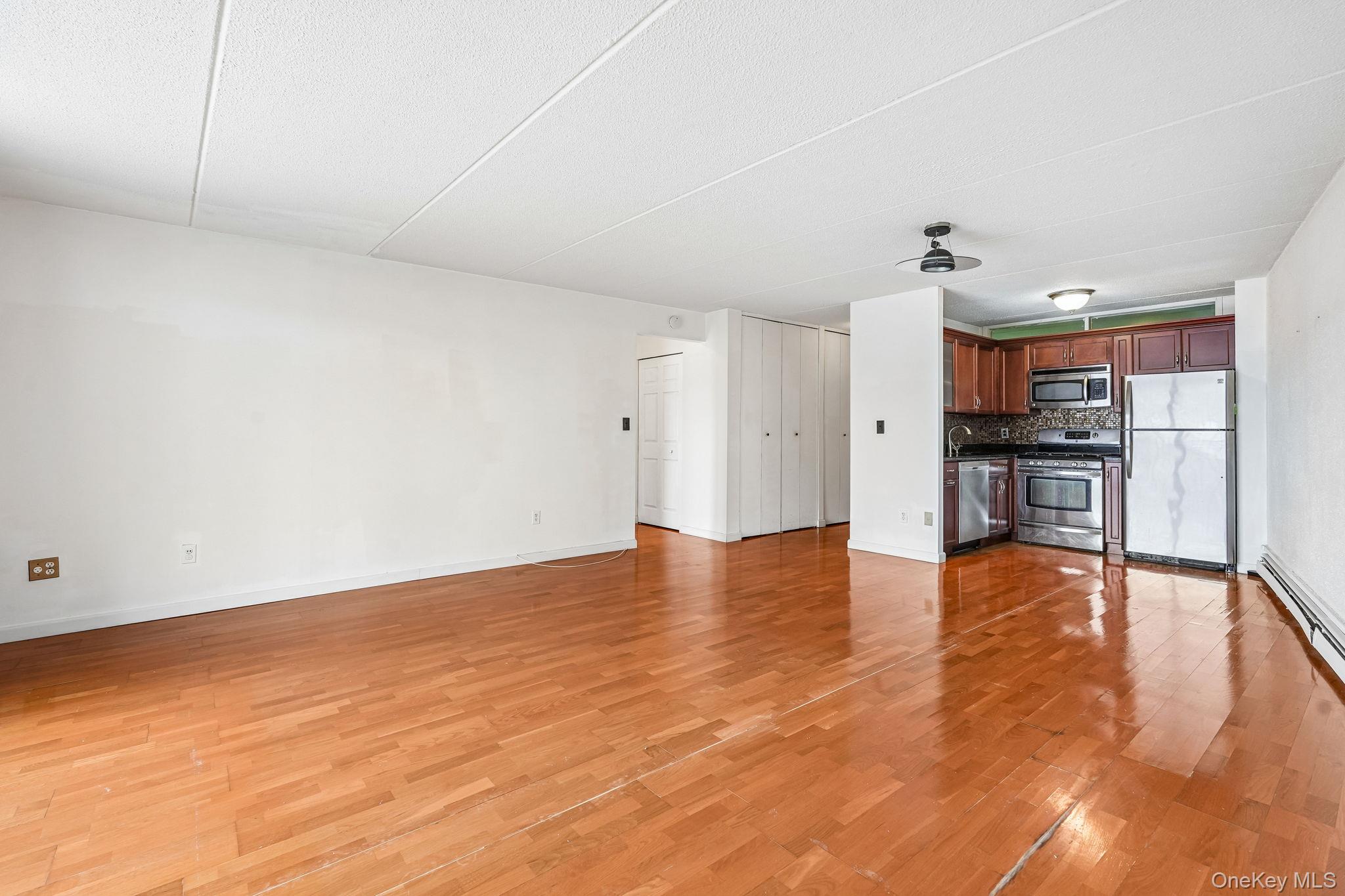 1120 Warburton Avenue, Unit 3F photo 5