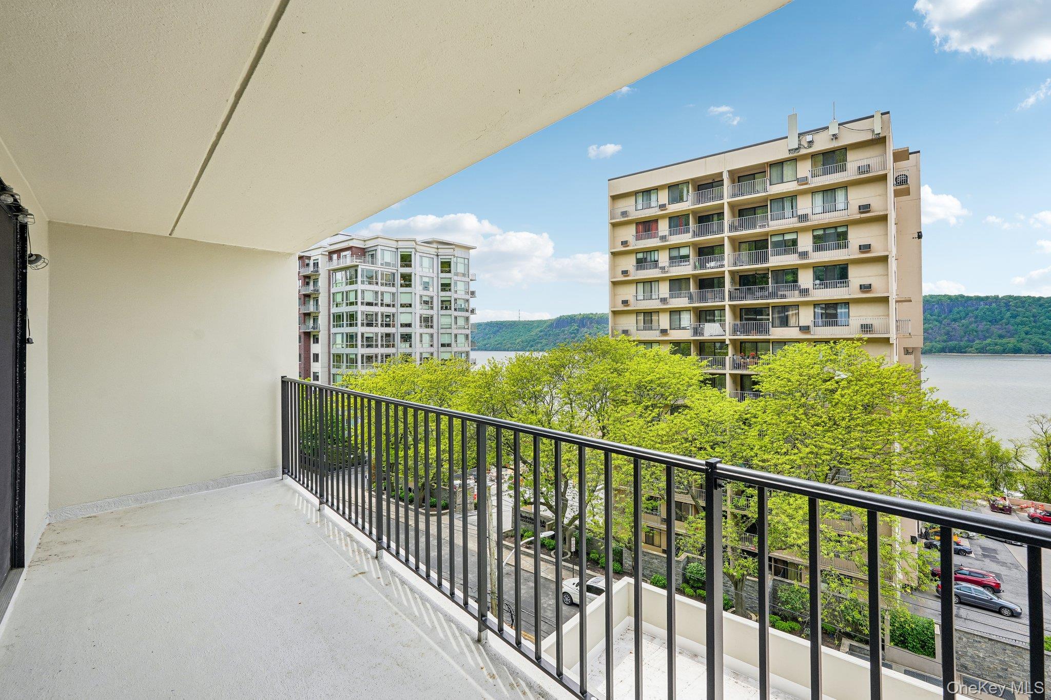 1120 Warburton Avenue, Unit 3F photo 9