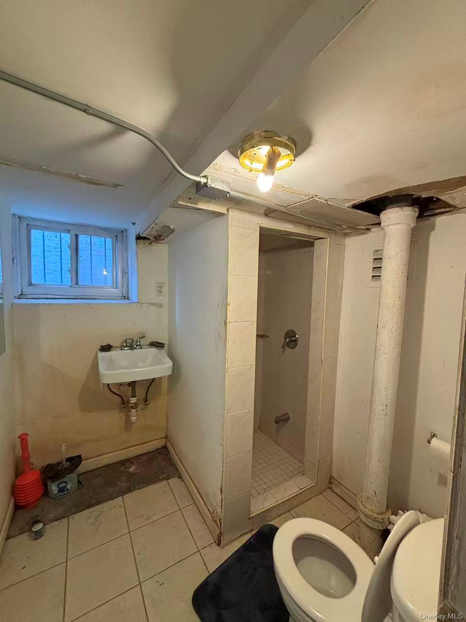 450 Newport Street – For Sale photo 25