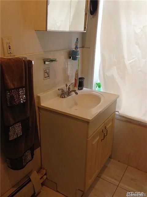 450 Newport Street – For Sale photo 11