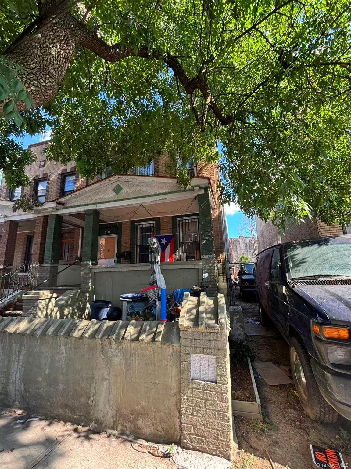 450 Newport Street – For Sale