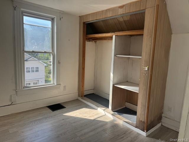 14 Smith Street – For Rent photo 10