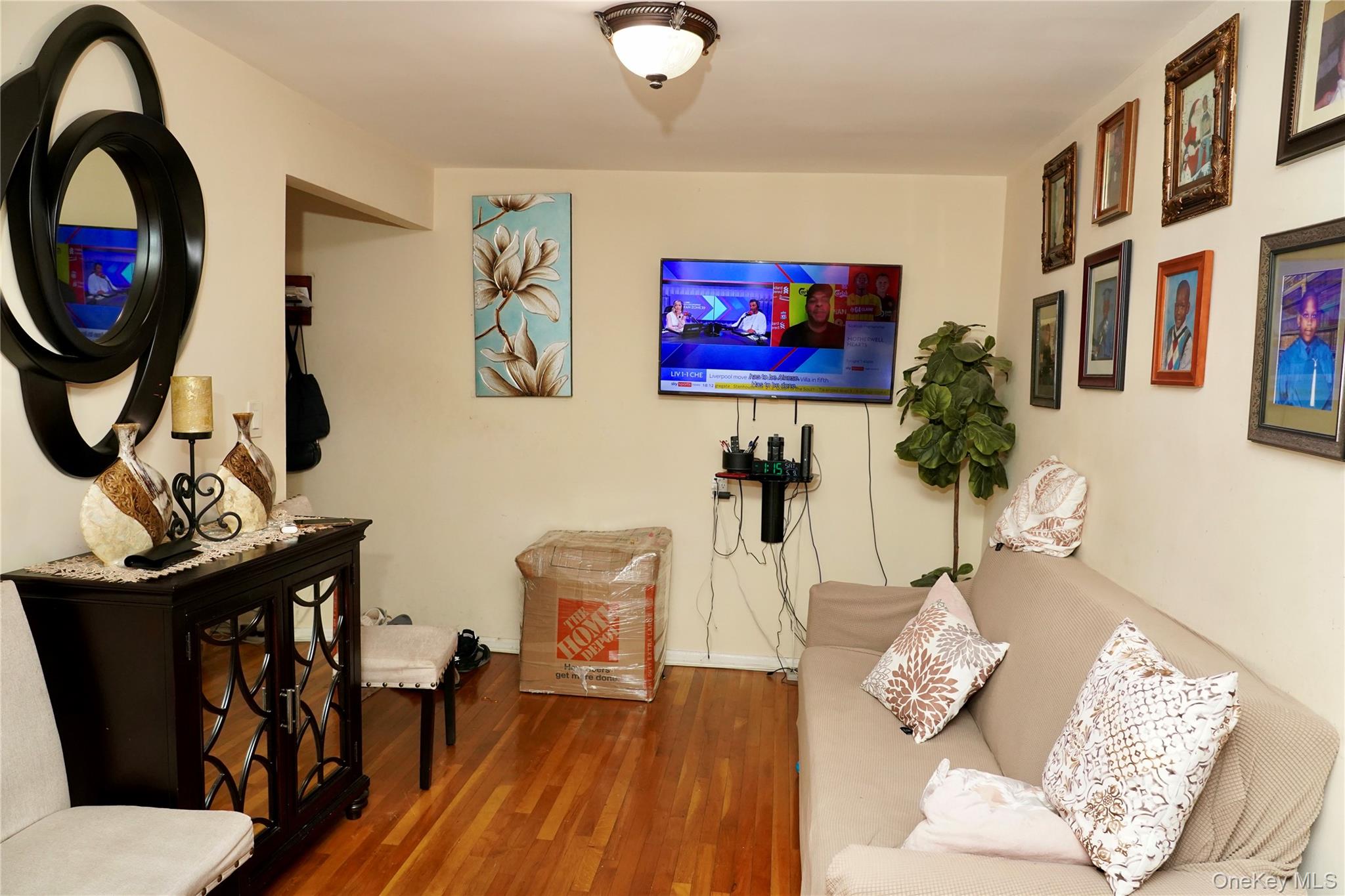 1165 E 54th Street, Unit 3S photo 2