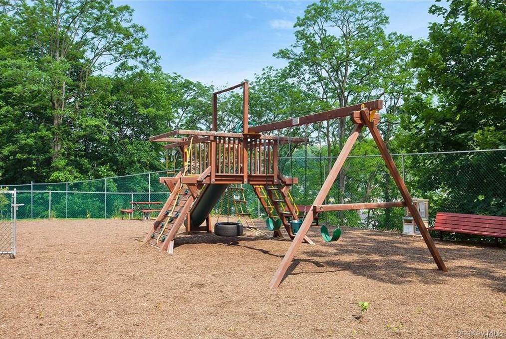 500 High Point Drive, Unit 707 photo 33