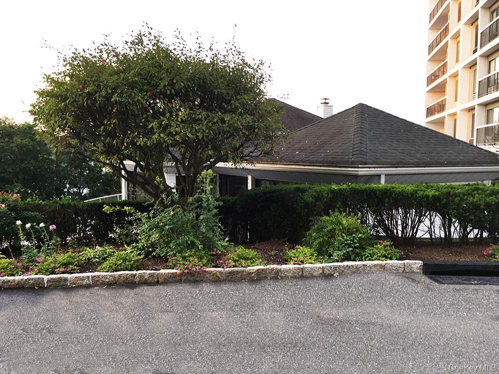 500 High Point Drive, Unit 707 photo 32
