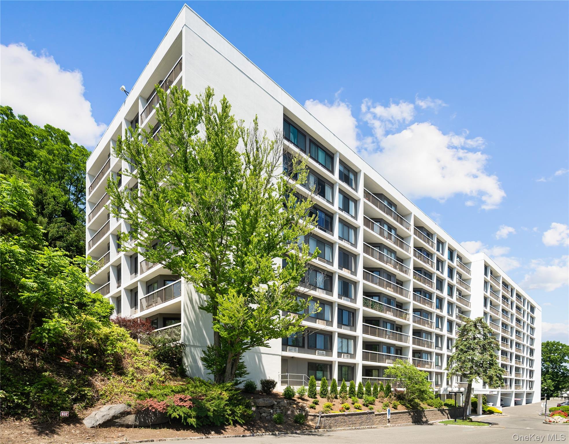 500 High Point Drive, Unit 707 photo 31