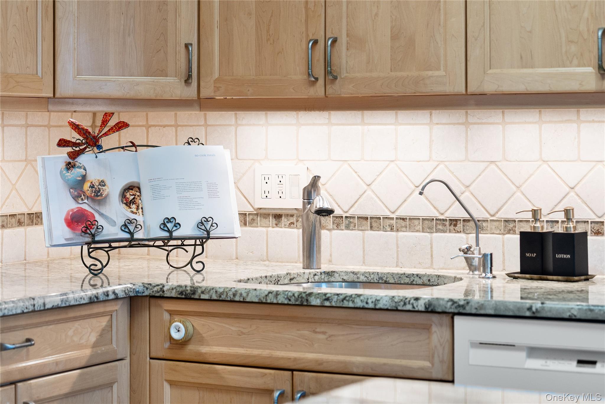 500 High Point Drive, Unit 707 photo 19