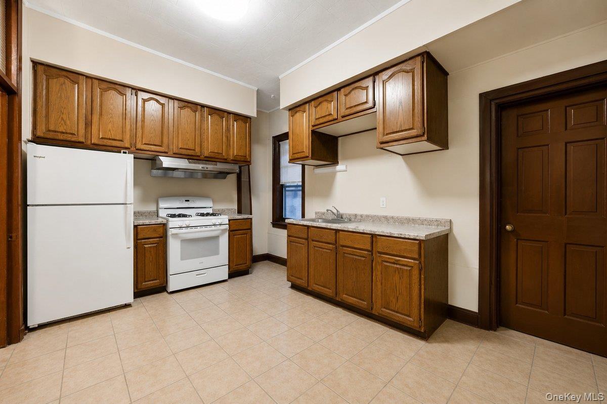 975 McLean Avenue – For Sale photo 21