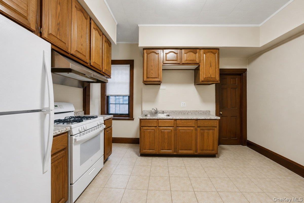 975 McLean Avenue – For Sale photo 22