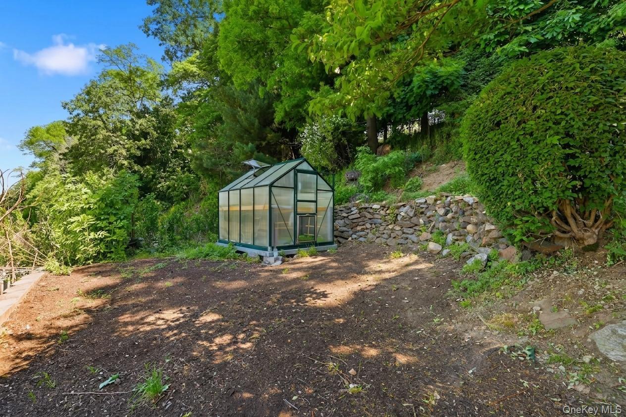 29 Montrose Road – For Sale photo 34