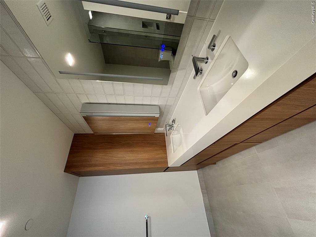 218 Middle Neck Road, Unit 313 photo 14