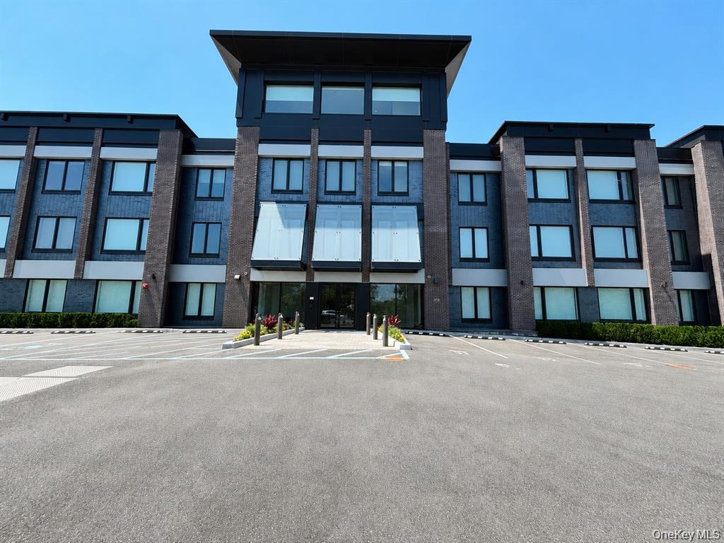 218 Middle Neck Road, Unit 313