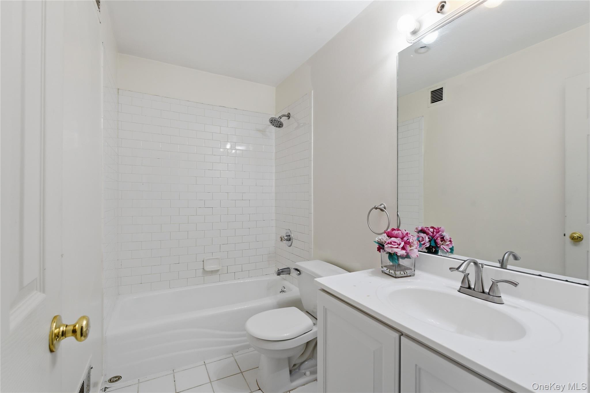 83 Kings Highway, Unit 7 photo 24