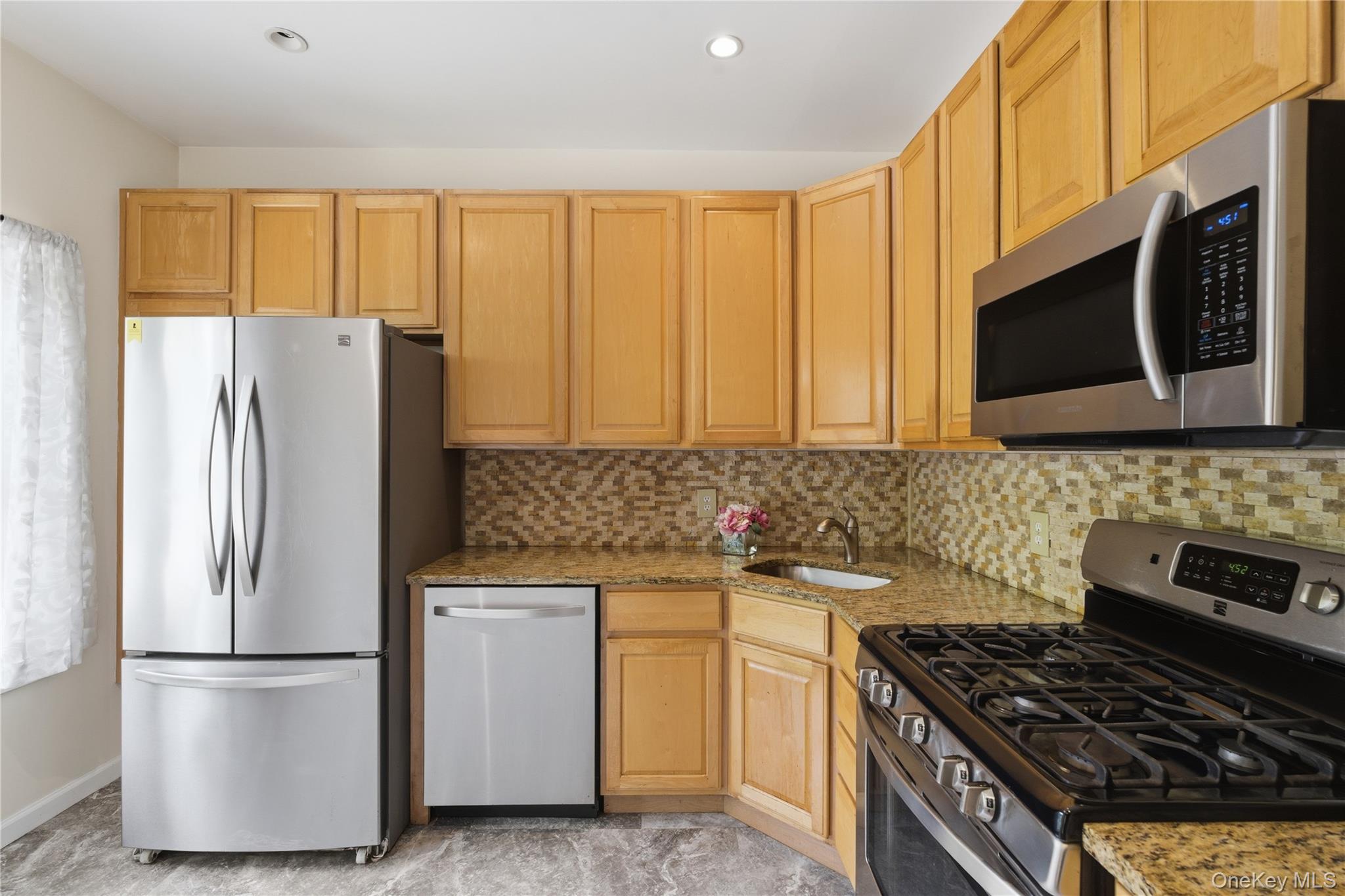 83 Kings Highway, Unit 7 photo 9