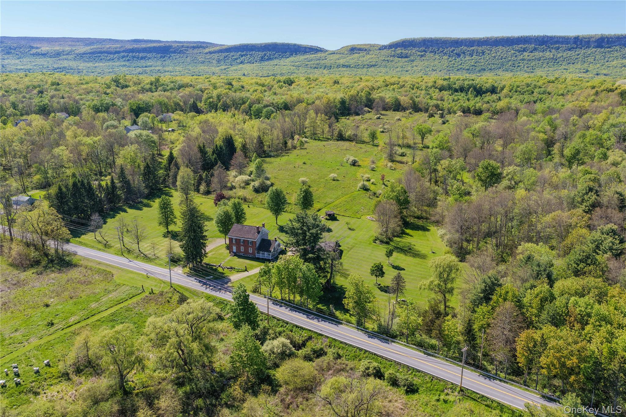652 Albany Post Road – For Sale