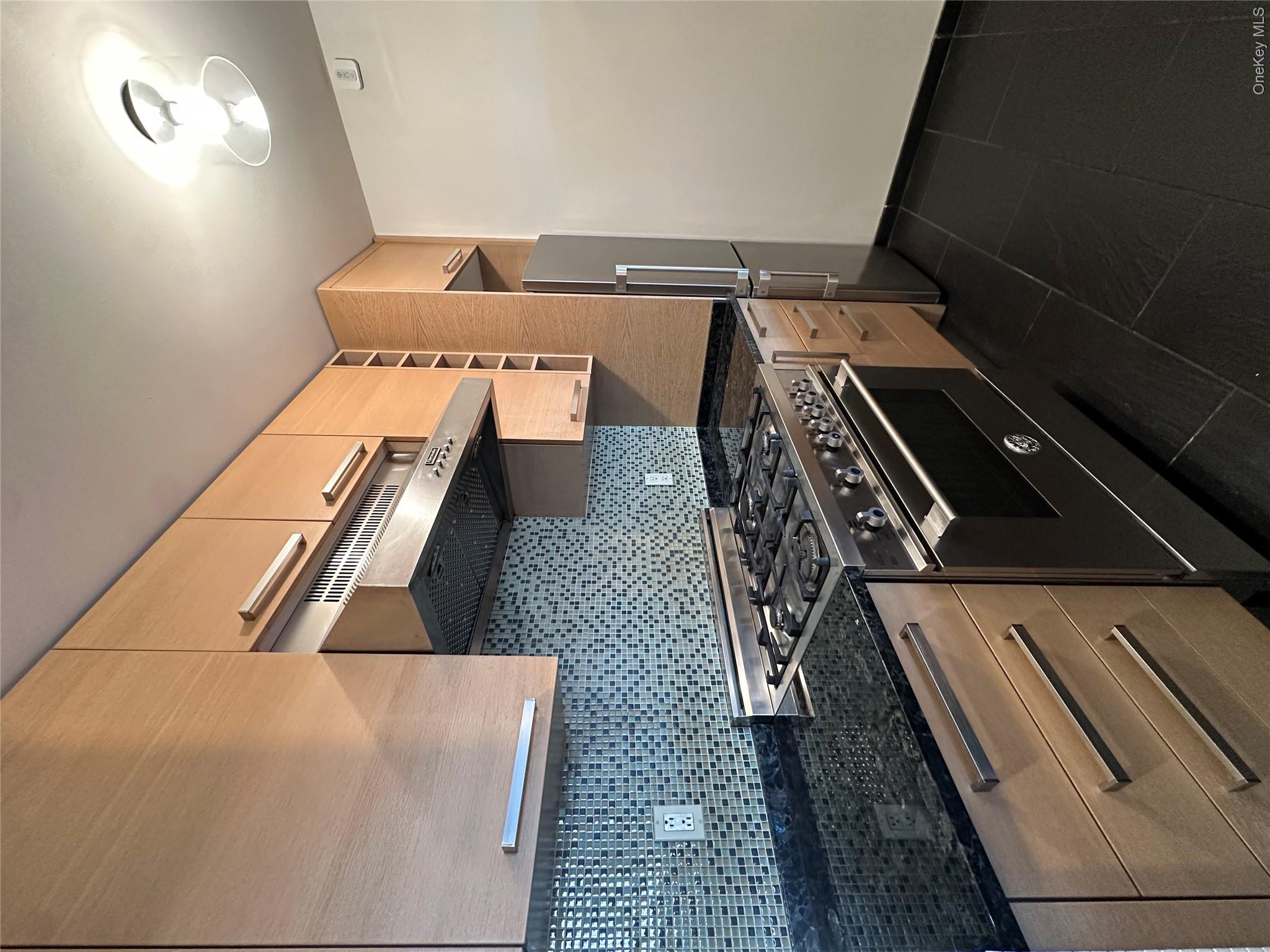 2 S End Avenue, Unit 7V photo 7