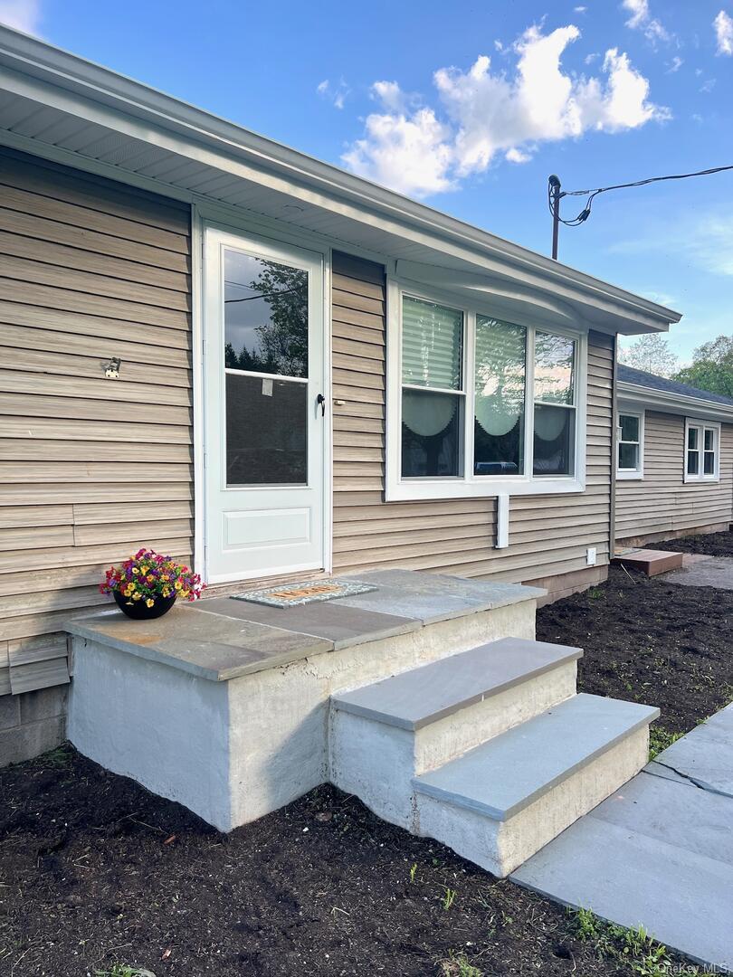 96 56 – For Sale photo 2